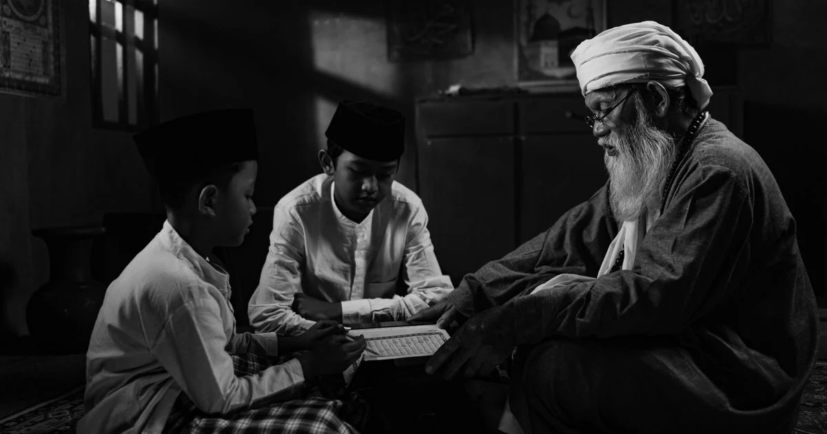 Adab Mahasiswa Terhadap Dosen dalam Islam: Kunci Keberkahan Ilmu